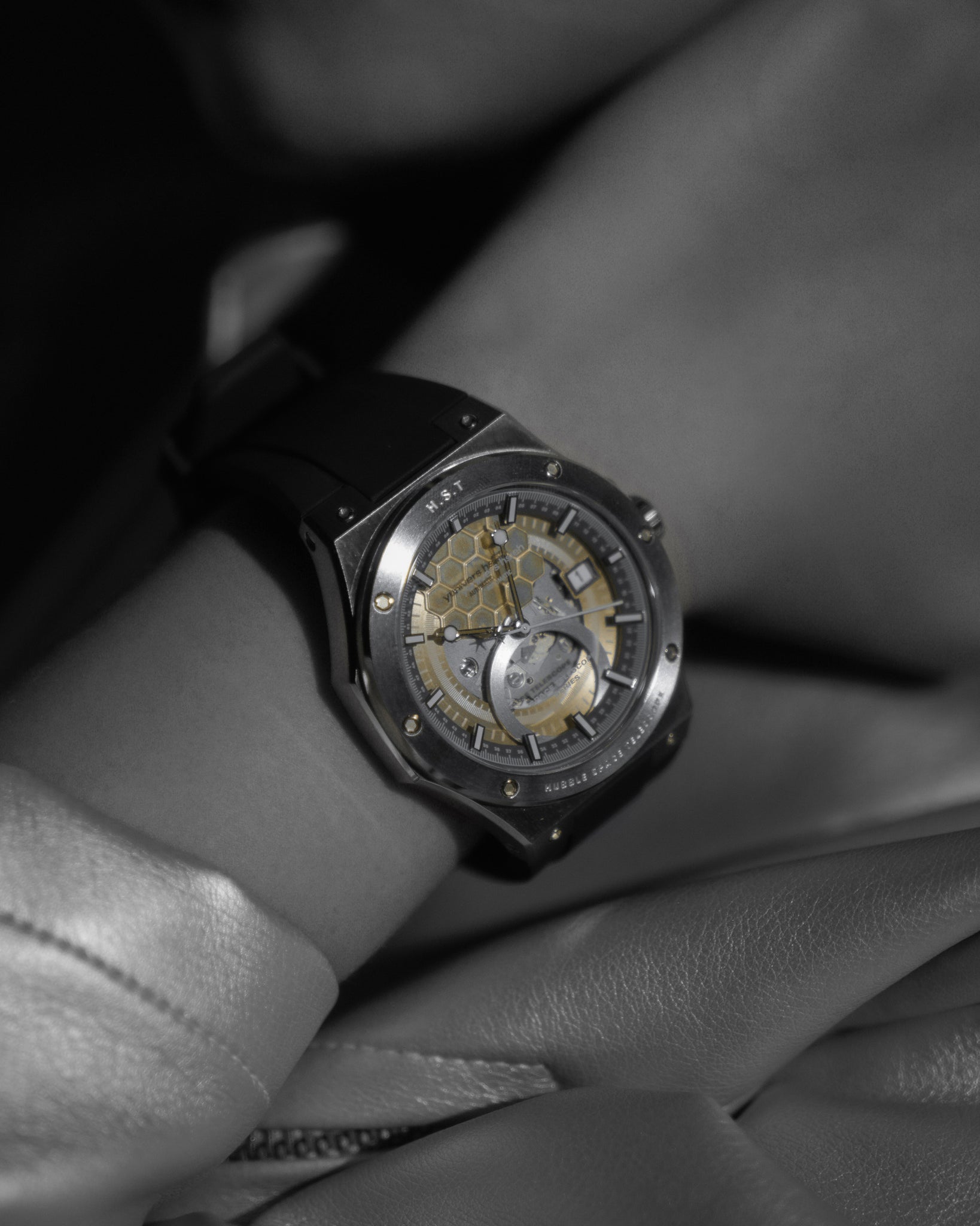 H.S.T-SILVER｜SPACE TELESCOPE SERIES｜DESIGNER SERIES