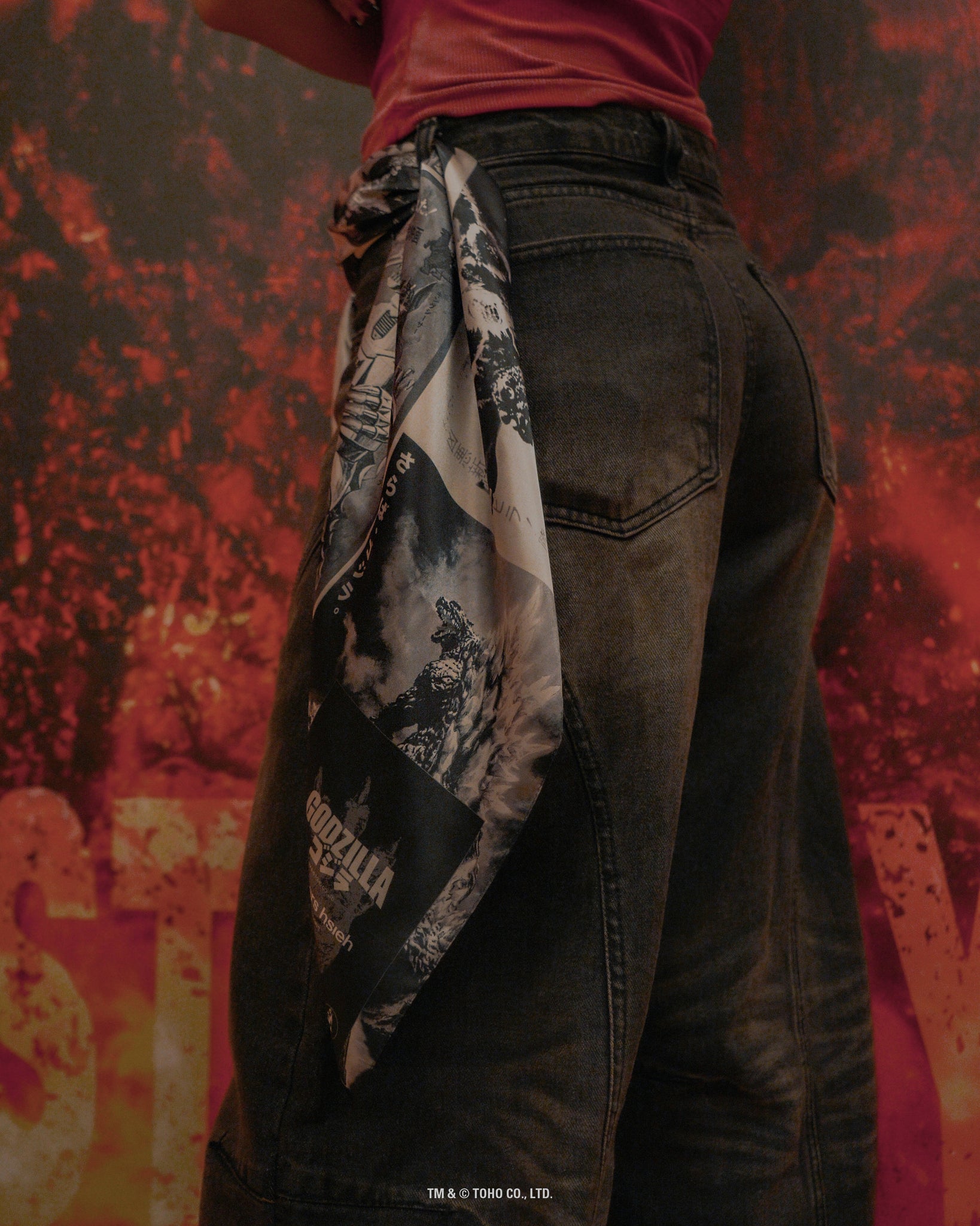 【PRE-ORDER】POSTERS-BLACK｜GODZILLA 70th SERIES｜SILK SCARF SERIES｜LIMITED EDITION